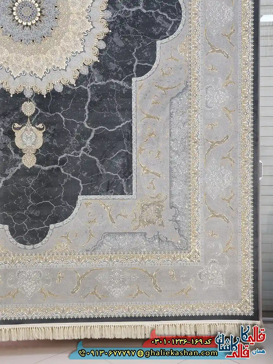 فرش ‌طلاکوب ‌1200 ‌شانه ‌طرح ‌نسیم ‌رنگ ‌طوسی ‌دودی ‌کاشان ‌حاشیه