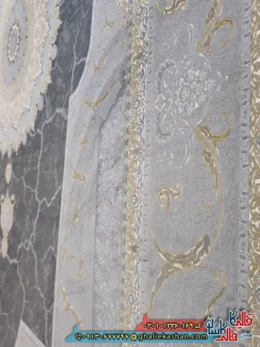 فرش ‌طلاکوب ‌1200 ‌شانه ‌طرح ‌نسیم ‌رنگ ‌طوسی ‌دودی ‌کاشان ‌نزدیک