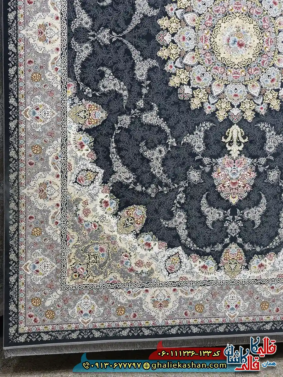 فرش طلاکوب 1200 شانه طرح نگین مشکی زغالی کاشان حاشیه