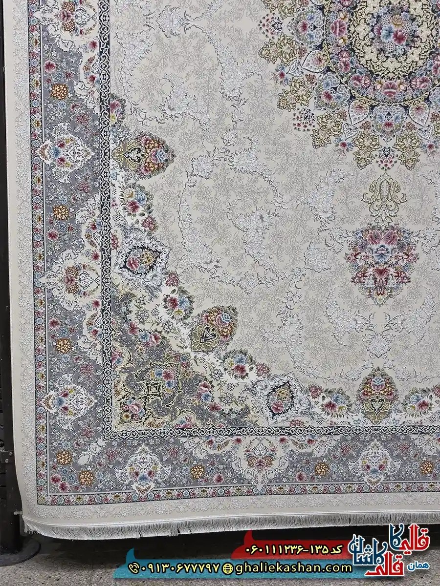 فرش طلاکوب 1200 شانه طرح نگین کرم کاشان حاشیه