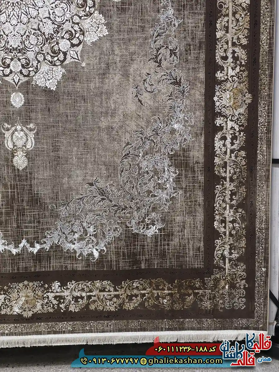 فرش طلاکوب 1200 شانه طرح همدم رنگ قهوه ای شکلاتی گل برجسته کاشان حاشیه