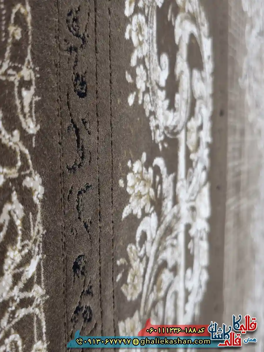 فرش طلاکوب 1200 شانه طرح همدم رنگ قهوه ای شکلاتی گل برجسته کاشان نزدیک