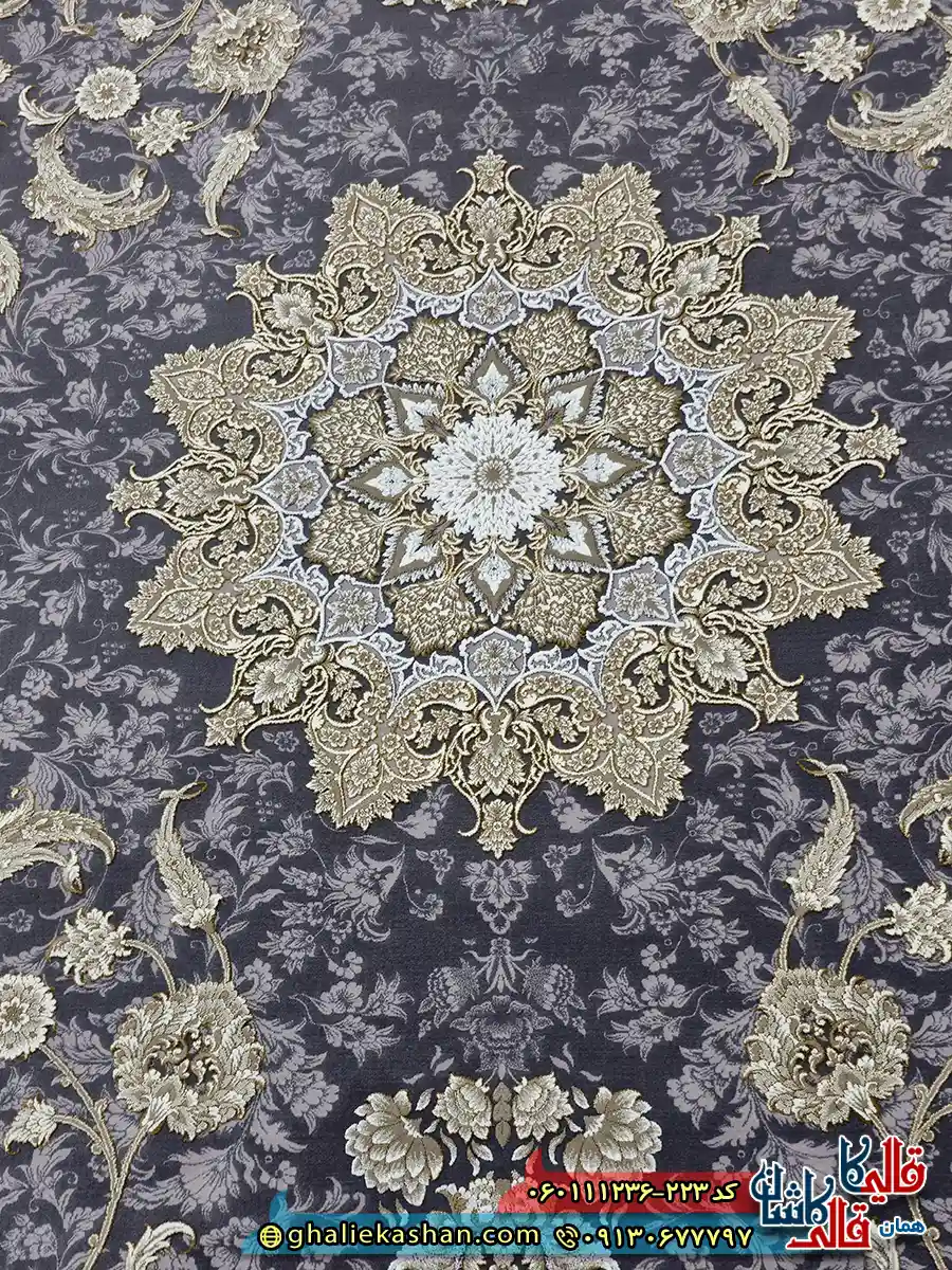 فرش طلاکوب 1200 شانه طرح پرستش رنگ طوسی دلفینی گل برجسته کاشان زمینه