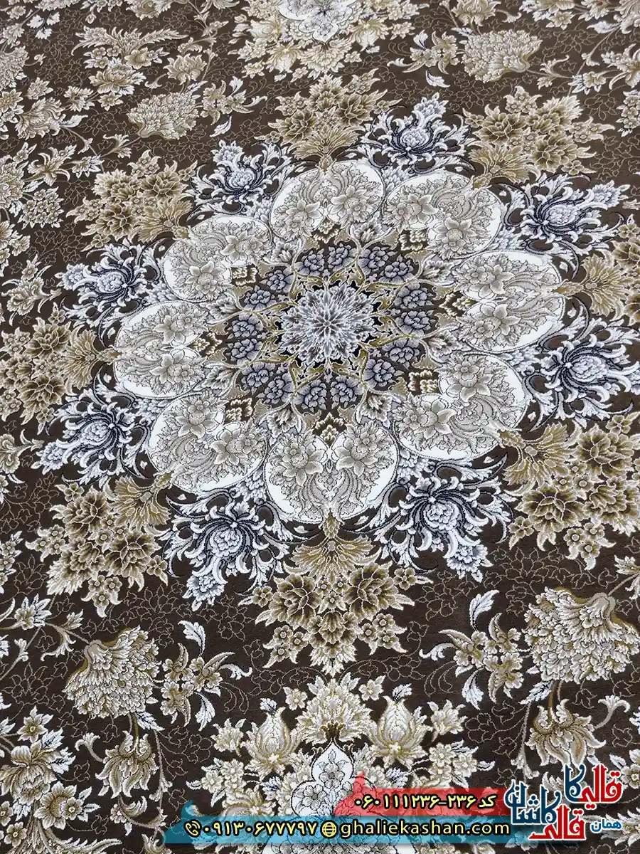 فرش طلاکوب 1200 شانه طرح پونه رنگ قهوه ای شکلاتی گل برجسته کاشان زمینه