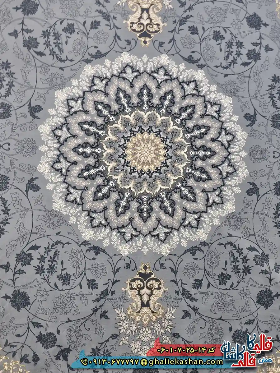 فرش طلاکوب 700 شانه طرح آنیسا رنگ طوسی نقره ای کاشان زمینه