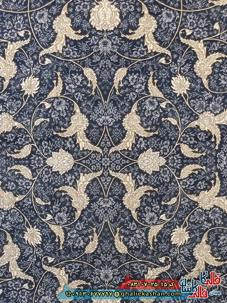 فرش طلاکوب 700 شانه طرح افشان سوین درباری رنگ طوسی دودی کاشان زمینه