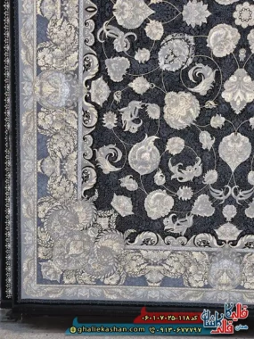 فرش طلاکوب 700 شانه طرح افشان همتا رنگ سرمه ای کاشان حاشیه