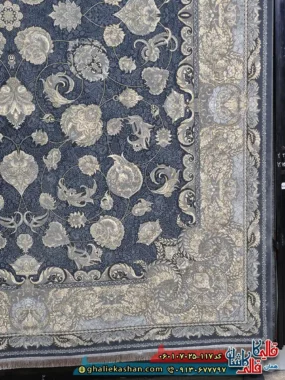 فرش طلاکوب 700 شانه طرح افشان همتا رنگ طوسی دودی کاشان حاشیه