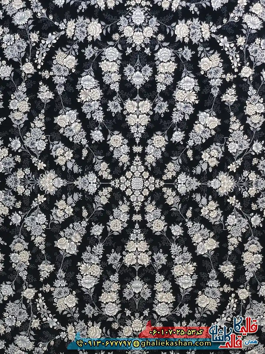 فرش طلاکوب 700 شانه طرح افشان ژینا رنگ سرمه ای کاشان زمینه