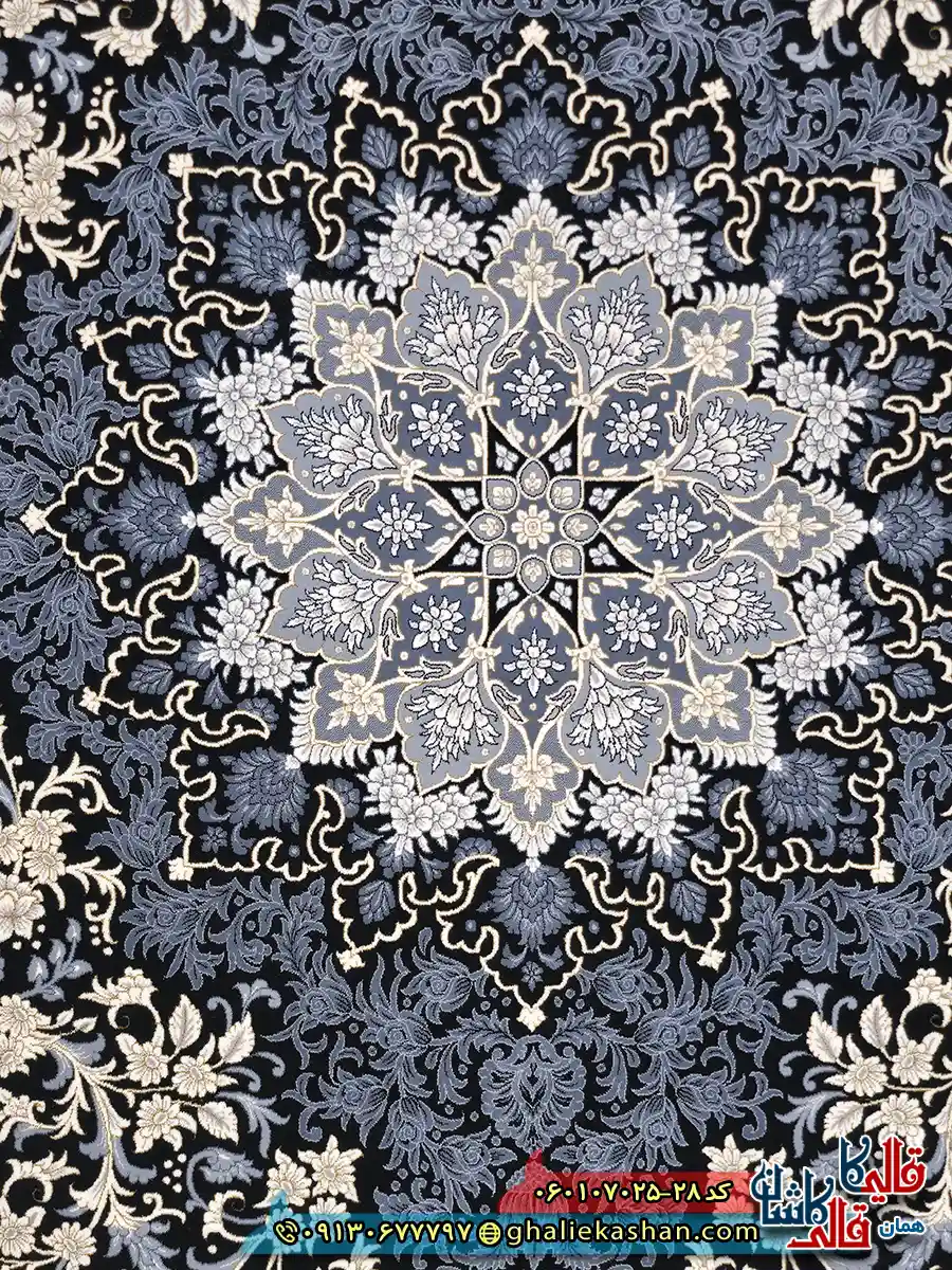 فرش طلاکوب 700 شانه طرح تندیس رنگ سرمه ای کاشان زمینه