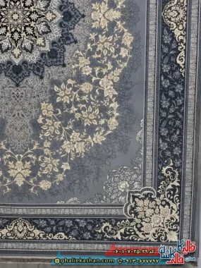 فرش طلاکوب 700 شانه طرح تندیس رنگ طوسی نقره ای کاشان حاشیه