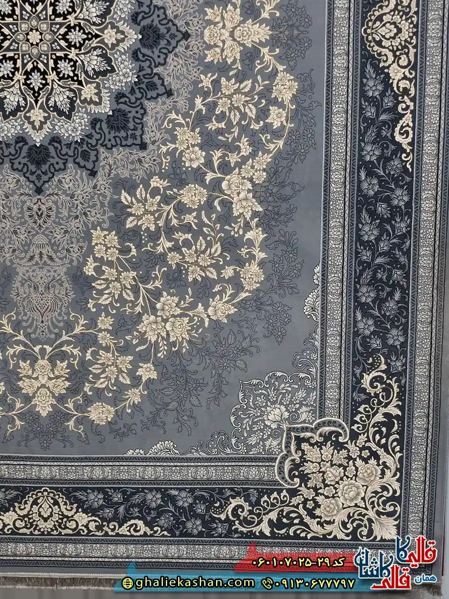 فرش طلاکوب 700 شانه طرح تندیس رنگ طوسی نقره ای کاشان حاشیه