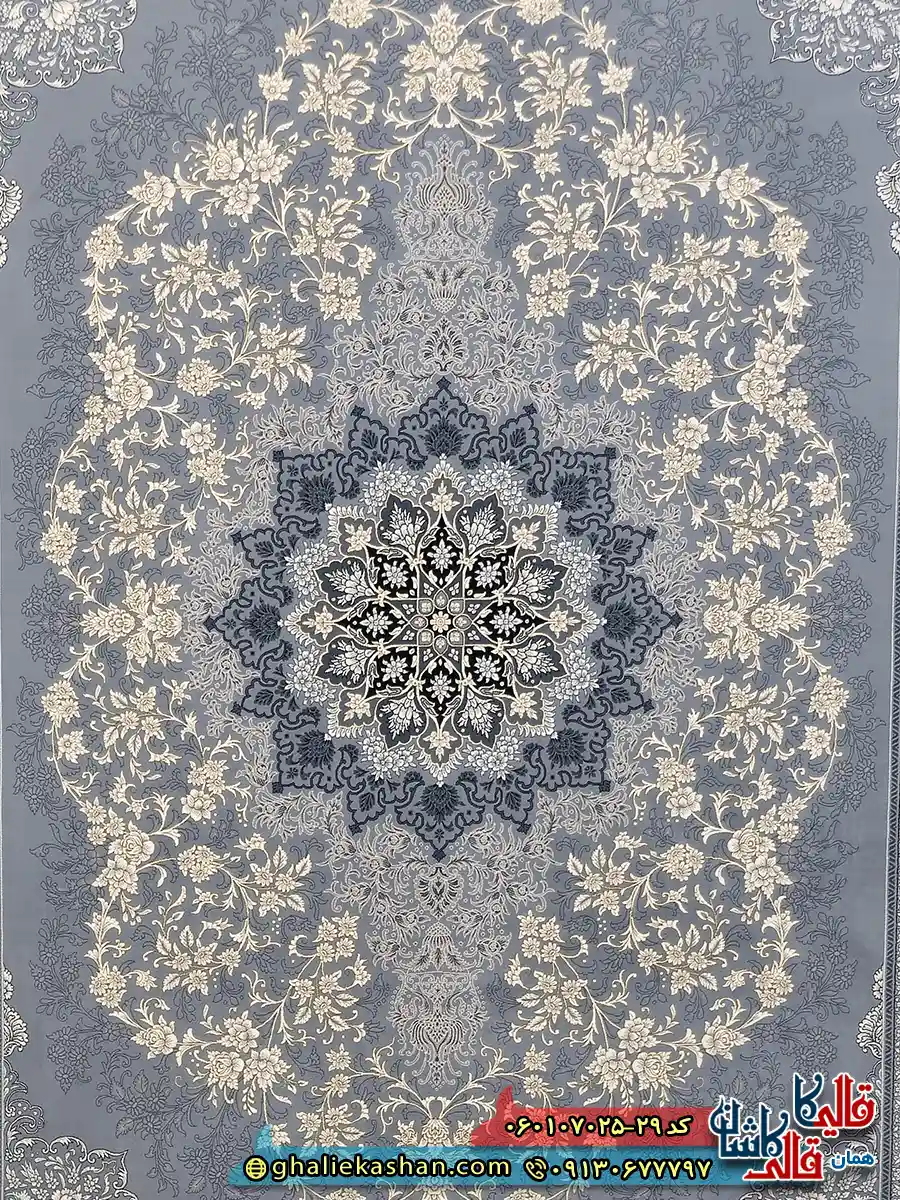 فرش طلاکوب 700 شانه طرح تندیس رنگ طوسی نقره ای کاشان زمینه