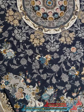 فرش طلاکوب 700 شانه طرح رزا رنگ طوسی دودی کاشان نزدیک 2