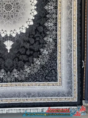 فرش ‌طلاکوب ‌700 ‌شانه ‌طرح ‌رها ‌مهر ‌رنگ ‌مشکی ‌زغالی ‌کاشان ‌حاشیه