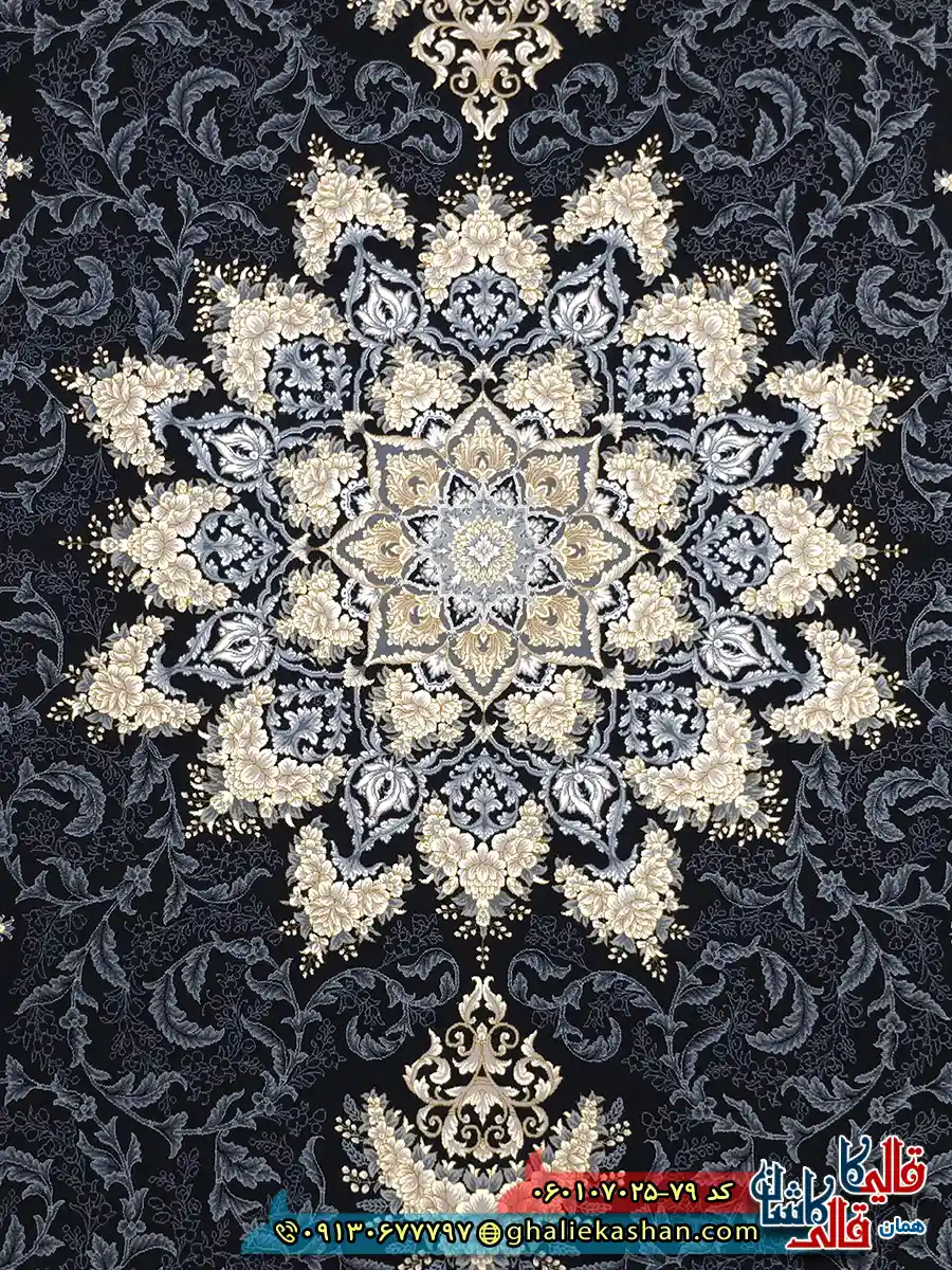 فرش طلاکوب 700 شانه طرح شیفته رنگ سرمه ای کاشان زمینه