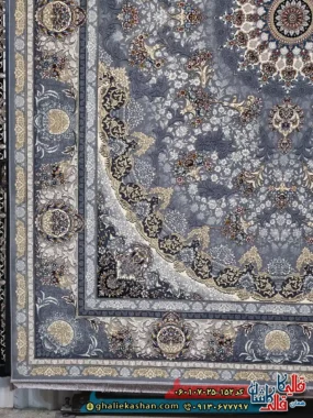 فرش طلاکوب 700 شانه طرح میراث رنگ طوسی نقره ای کاشان حاشیه