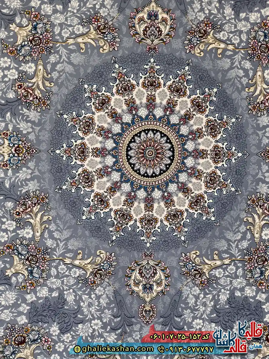 فرش طلاکوب 700 شانه طرح میراث رنگ طوسی نقره ای کاشان زمینه