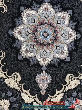 فرش طلاکوب 700 شانه طرح کرشمه رنگ سرمه ای کاشان زمینه