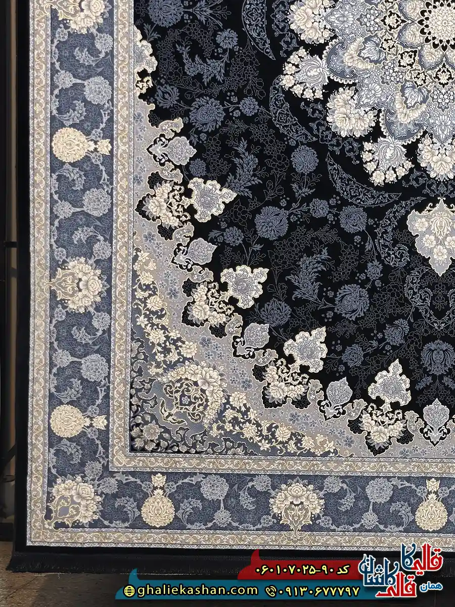 فرش طلاکوب 700 شانه طرح گلرخ رنگ سرمه ای کاشان حاشیه