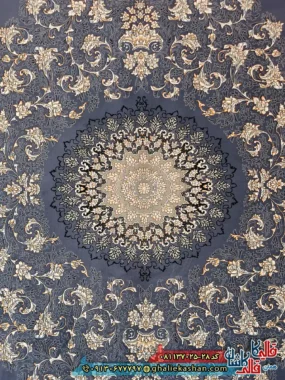 فرش طلاکوب 700 شانه طرح یلدا رنگ طوسی دلفینی کاشان زمینه