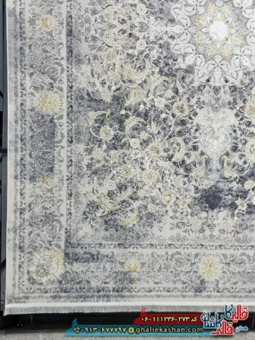 فرش طلاکوب وینتیج 1200 شانه طرح آذر رنگ طوسی نقره ای گل برجسته کاشان حاشیه