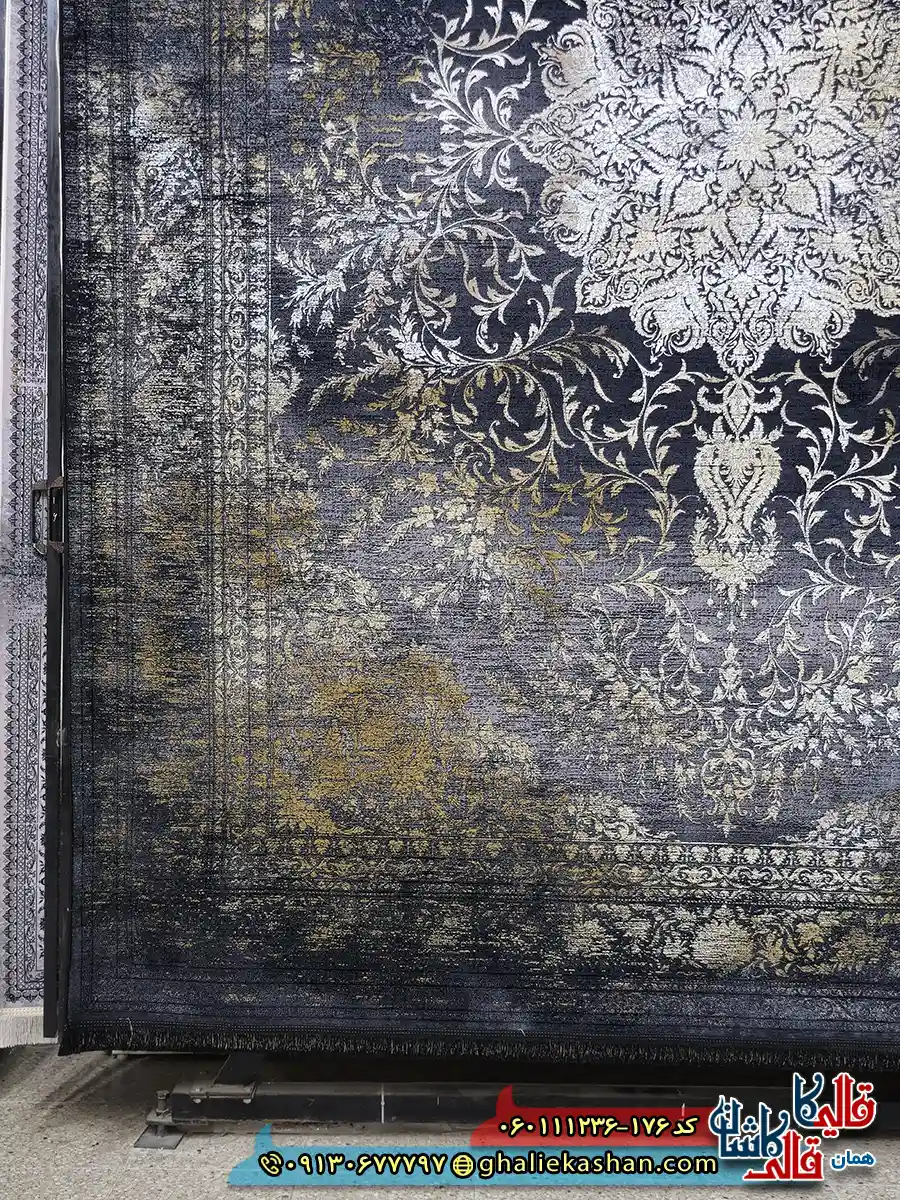 فرش طلاکوب وینتیج 1200 شانه طرح آرشا رنگ سرمه ای گل برجسته کاشان حاشیه