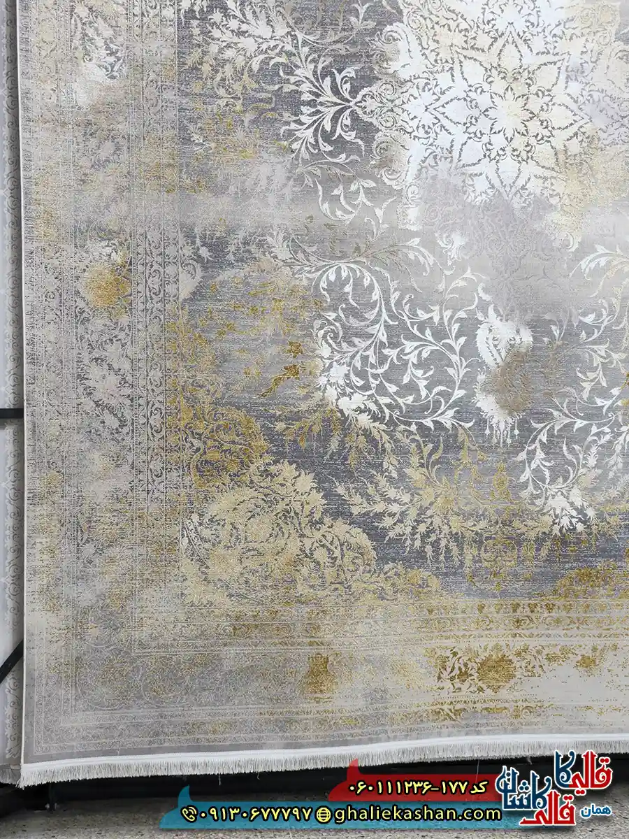 فرش طلاکوب وینتیج 1200 شانه طرح آرشا رنگ کرم صدفی گل برجسته کاشان حاشیه
