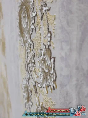 فرش طلاکوب وینتیج 1200 شانه طرح افشان آتوسا رنگ کرم صدفی گل برجسته کاشان نزدیک