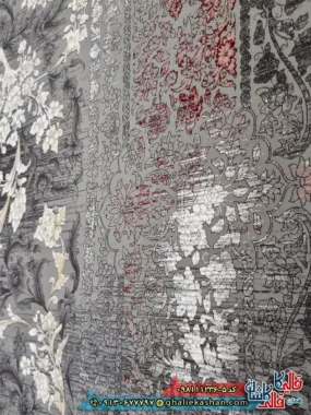 فرش طلاکوب وینتیج 1200 شانه طرح افشان نورا رنگ طوسی دودی قرمز گل برجسته کاشان نزدیک