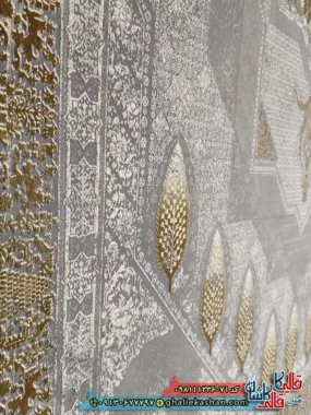 فرش طلاکوب وینتیج 1200 شانه طرح شازده رنگ طوسی نقره ای گل برجسته کاشان نزدیک 2