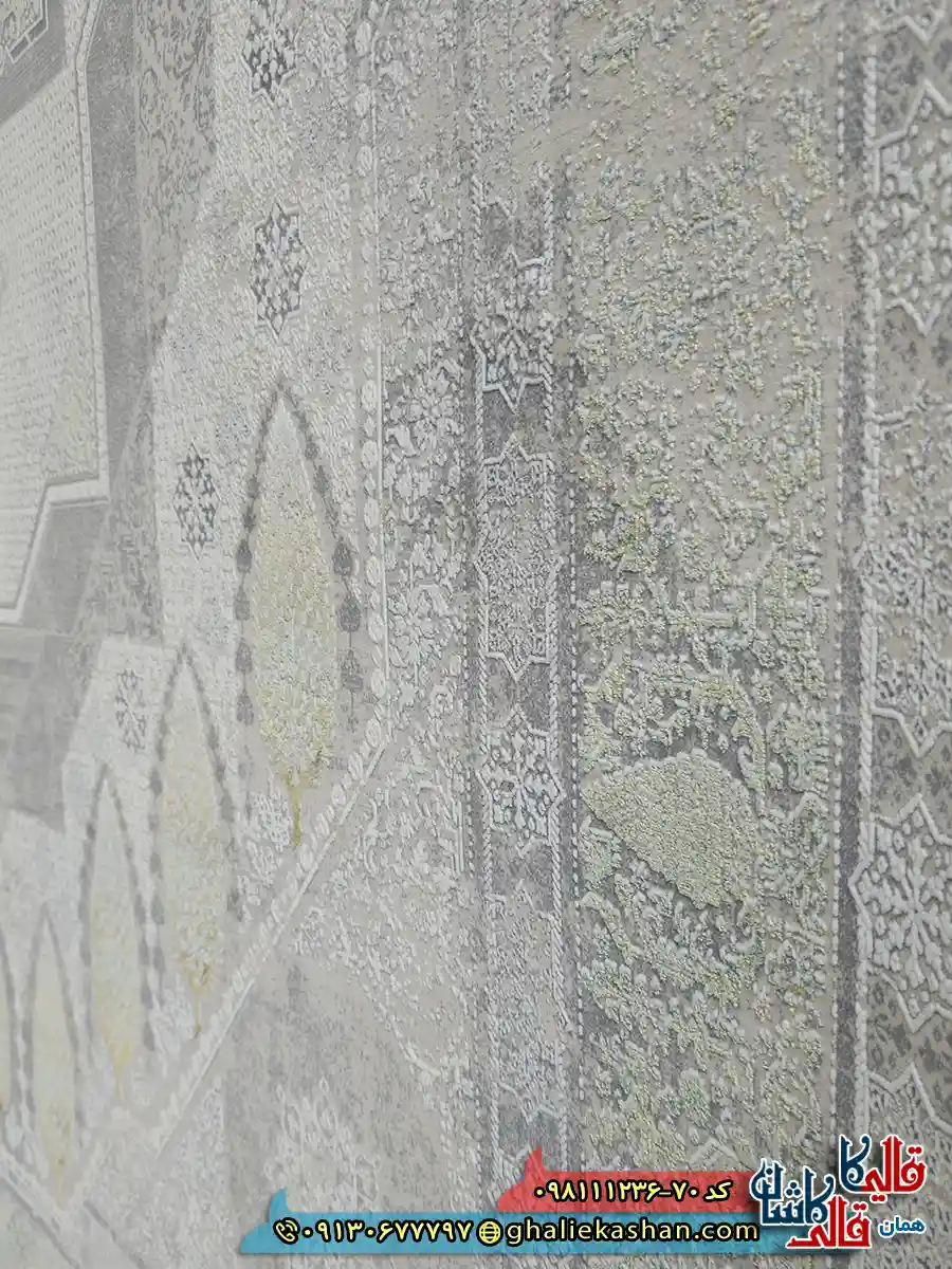 فرش وینتیج 1200 شانه طرح شازده رنگ کرم گل برجسته کاشان نزدیک