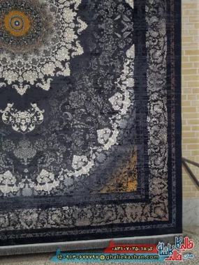 فرش وینتیج 700 شانه طرح طاها رنگ طوسی دودی کاشان حاشیه