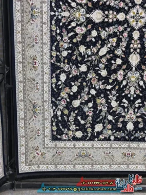 فرش کلاسیک 1200 شانه طرح افشان سینان رنگ سرمه ای گل برجسته کاشان حاشیه