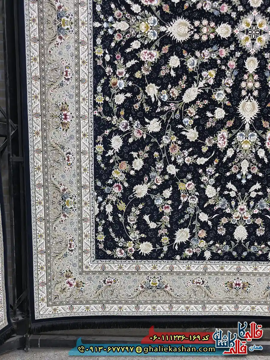 فرش کلاسیک 1200 شانه طرح افشان سینان رنگ سرمه ای گل برجسته کاشان حاشیه