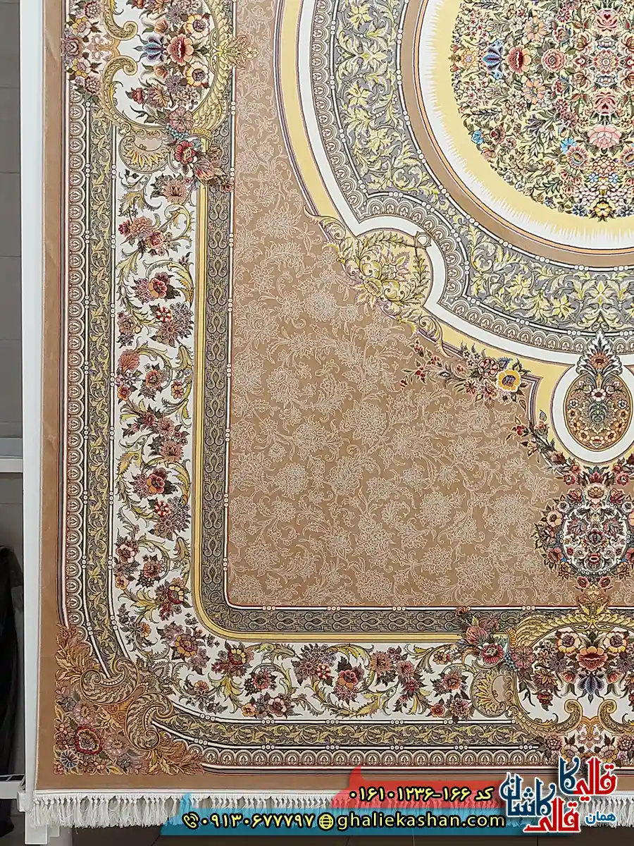 فرش کلاسیک 1200 شانه فرانسوی طرح فرگل رنگ بژ کاشان حاشیه