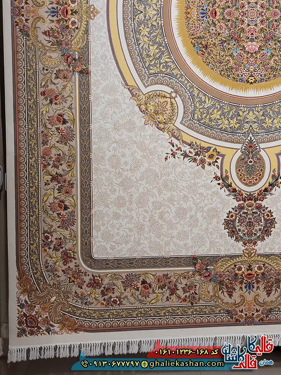 فرش کلاسیک 1200 شانه فرانسوی طرح فرگل رنگ کرم کاشان حاشیه