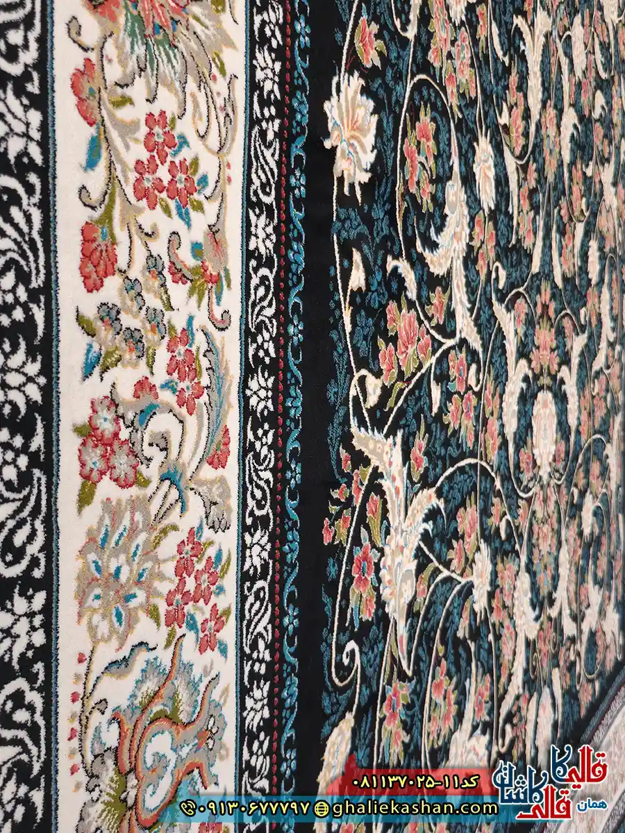 فرش کلاسیک 700 شانه طرح افشان درباری رنگ سرمه ای کاشان نزدیک