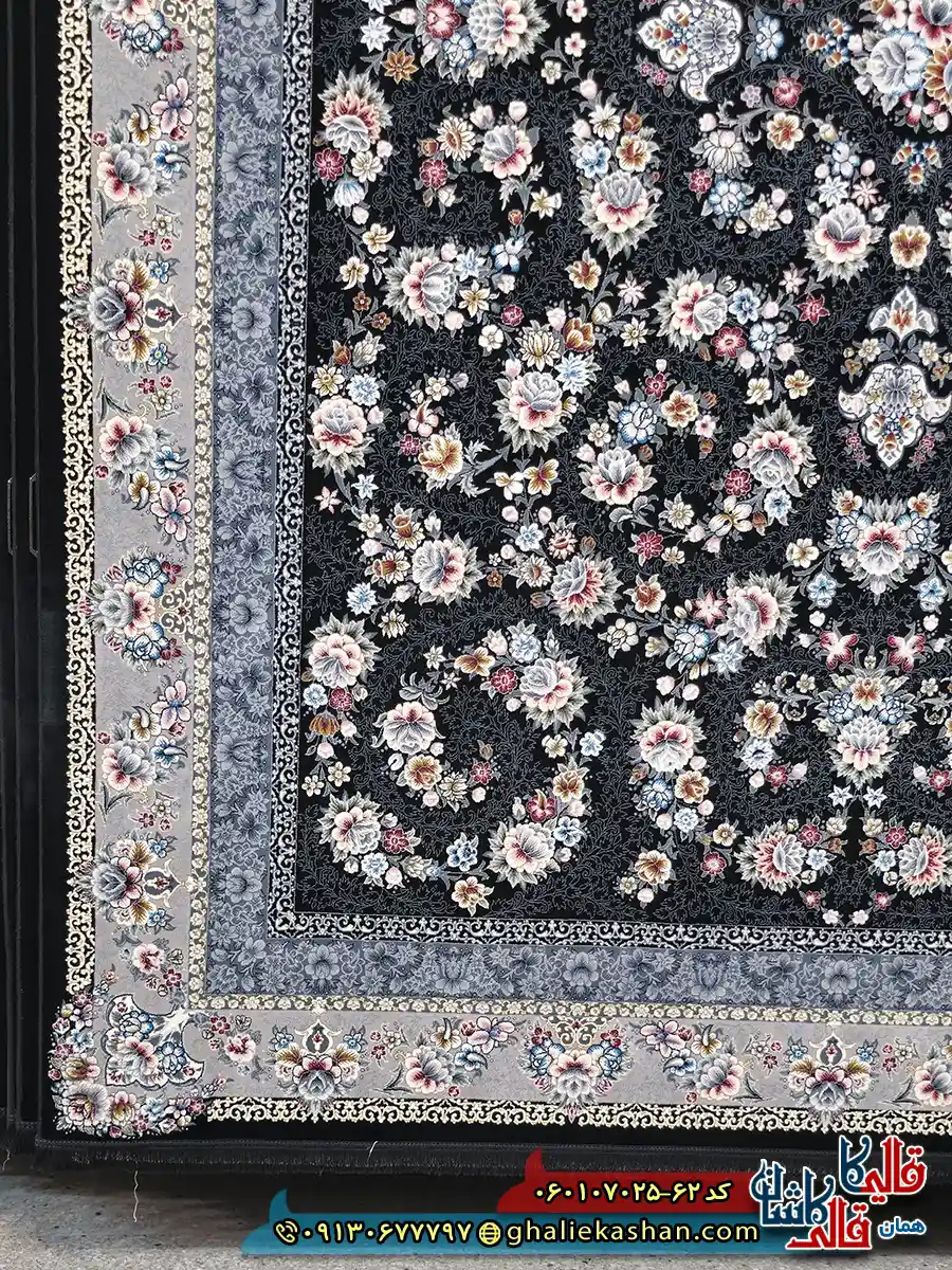 فرش کلاسیک 700 شانه طرح افشان ساحل رنگ سرمه ای کاشان حاشیه