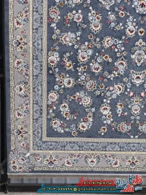 فرش کلاسیک 700 شانه طرح افشان ساحل رنگ طوسی دودی کاشان حاشیه
