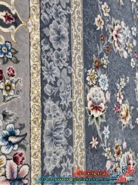 فرش کلاسیک 700 شانه طرح افشان ساحل رنگ طوسی دودی کاشان نزدیک