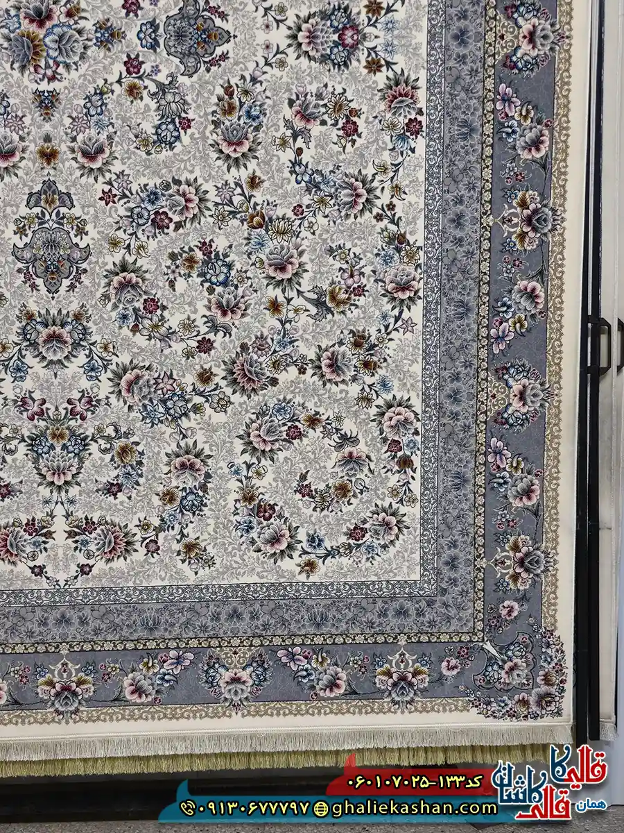 فرش کلاسیک 700 شانه طرح افشان ساحل رنگ کرم کاشان حاشیه