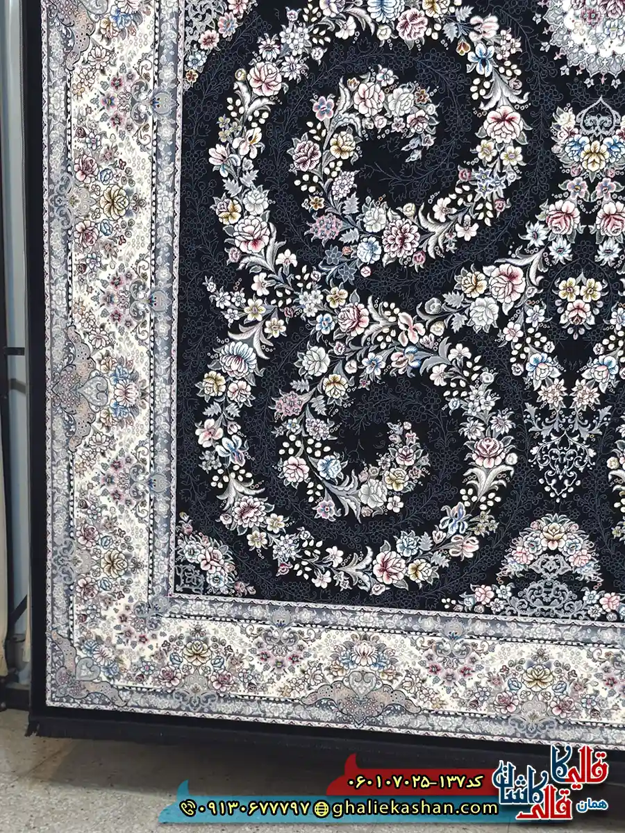 فرش کلاسیک 700 شانه طرح افشان شکوه رنگ سرمه ای کاشان حاشیه