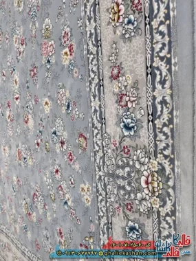 فرش کلاسیک 700 شانه طرح افشان ژینوس رنگ طوسی نقره ای کاشان نزدیک