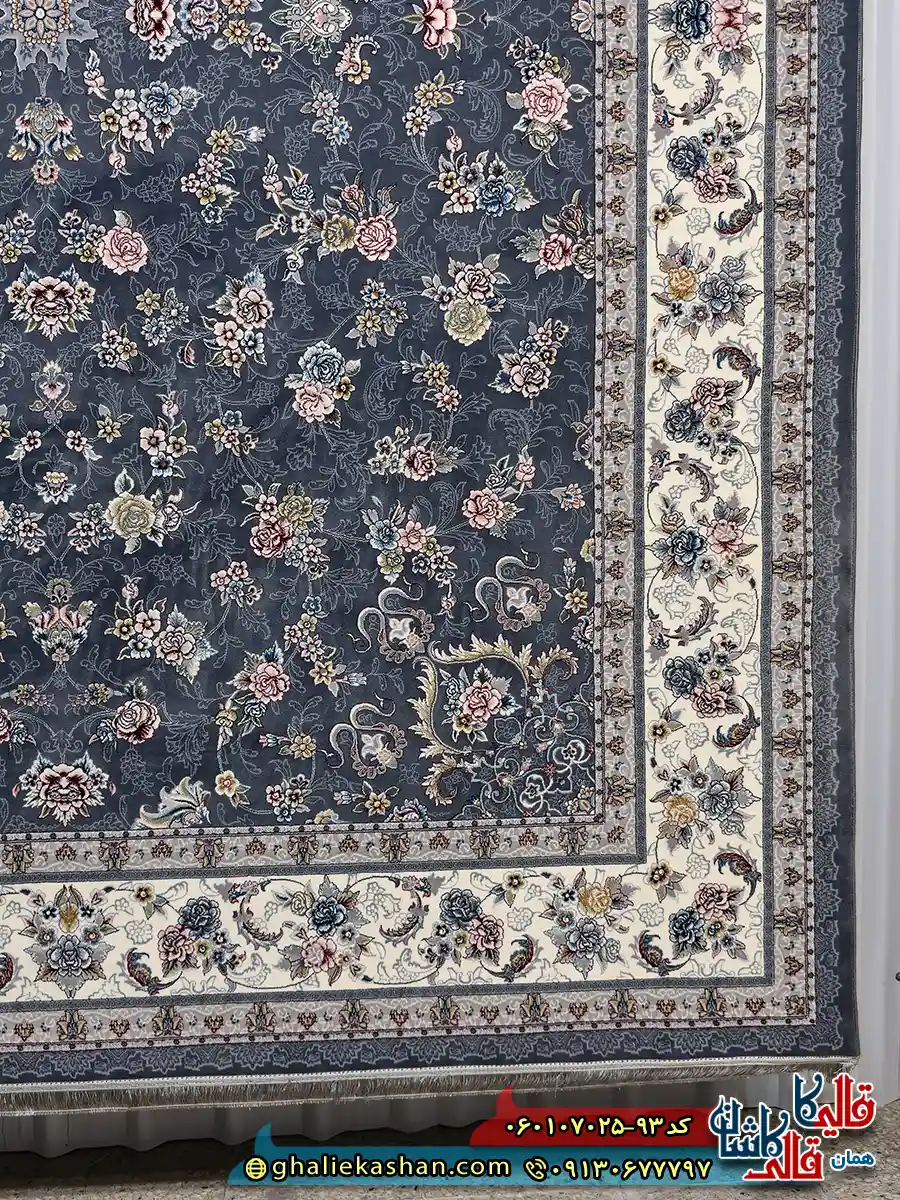 فرش کلاسیک 700 شانه طرح افشان گیلدا رنگ طوسی دودی کاشان حاشیه