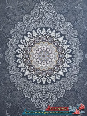 فرش کلاسیک 700 شانه طرح دلاریس رنگ طوسی دودی کاشان زمینه