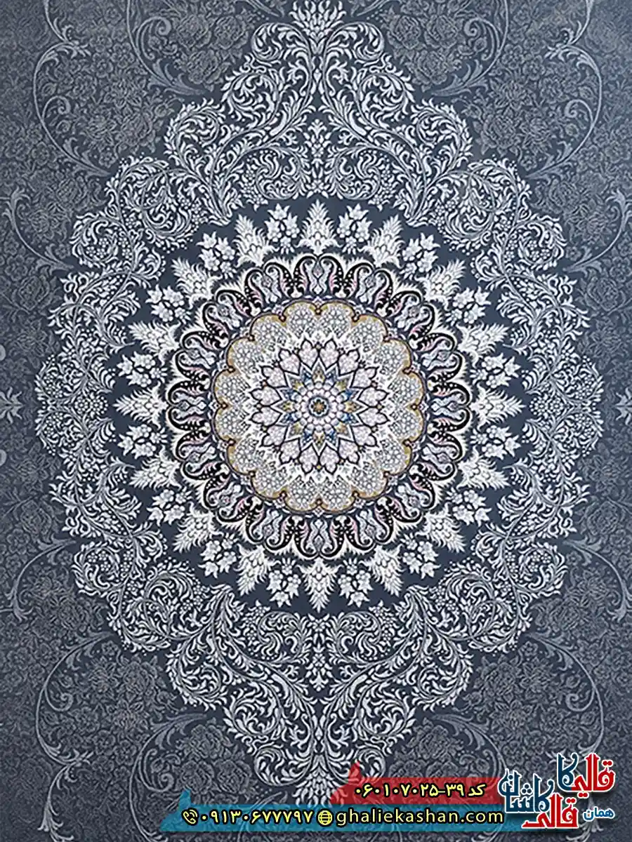 فرش کلاسیک 700 شانه طرح دلاریس رنگ طوسی دودی کاشان زمینه