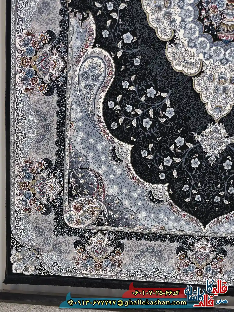 فرش کلاسیک 700 شانه طرح سوگند رنگ سرمه ای کاشان حاشیه