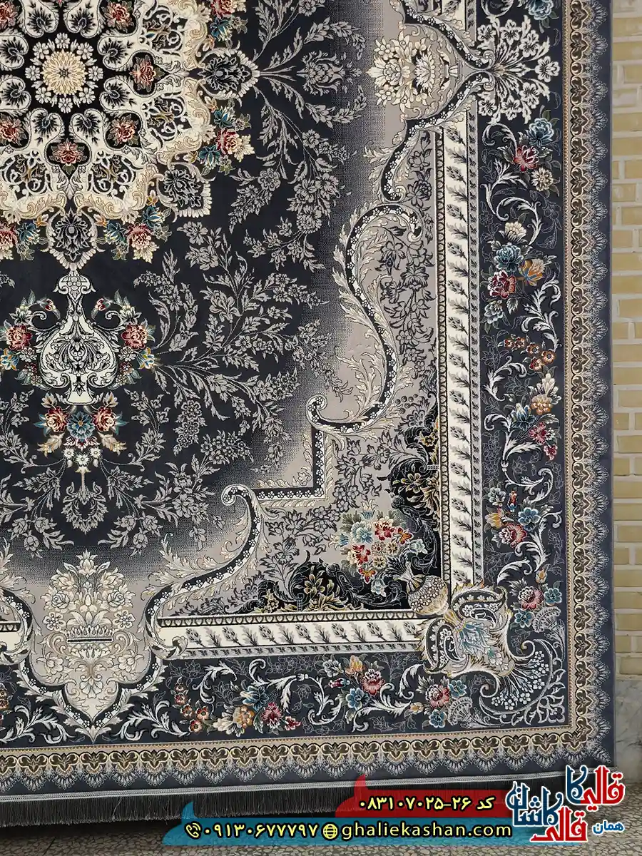 فرش کلاسیک 700 شانه طرح هما رنگ طوسی دودی کاشان حاشیه