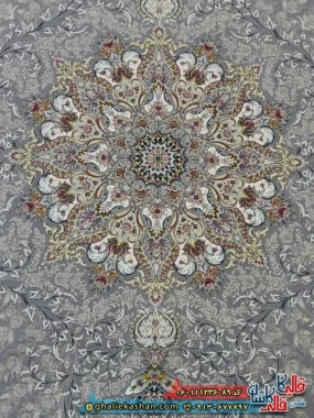 فرش 1200 شانه طرح حدیث رنگ طوسی نقره ای گل برجسته کاشان زمینه